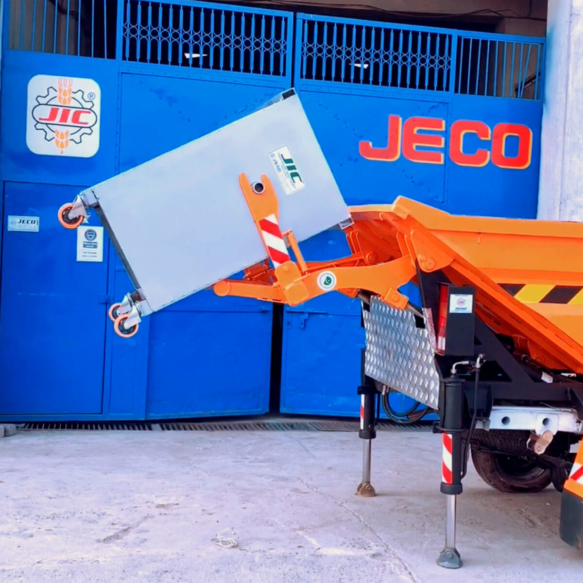 Mini Tipper With Lift Bin - Image 4